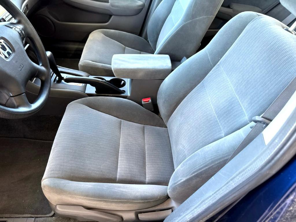 2004 Honda Accord Image 9