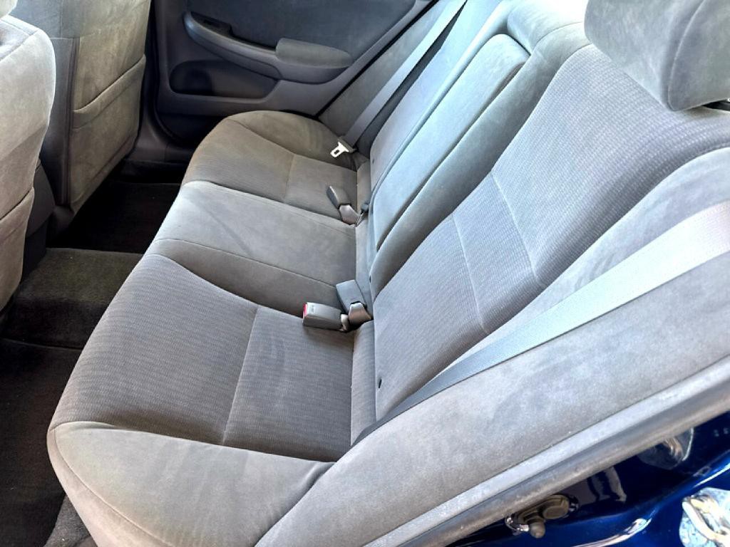 2004 Honda Accord Image 11