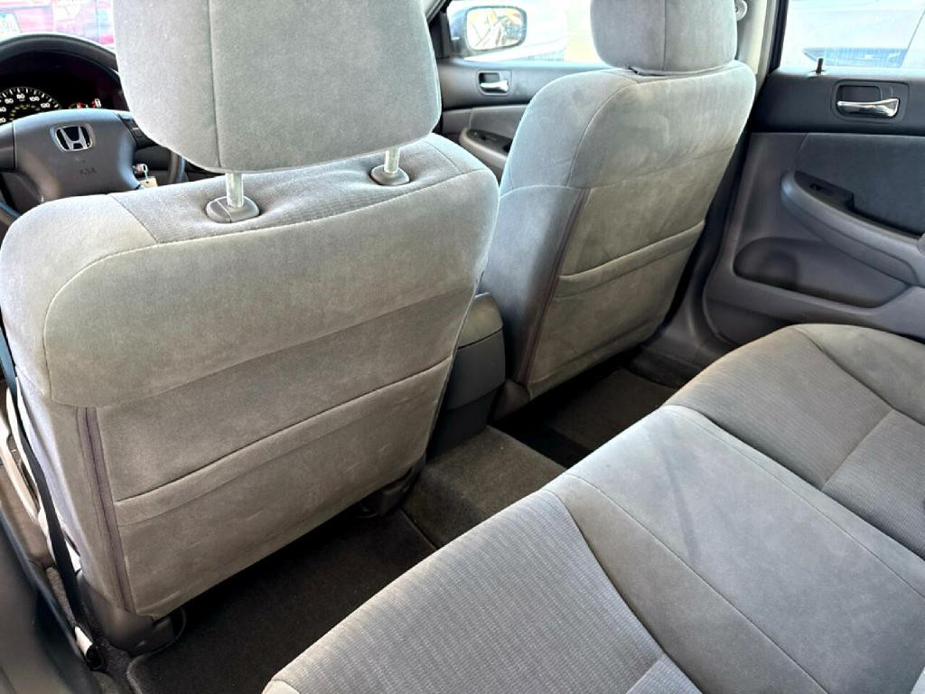 2004 Honda Accord Image 13