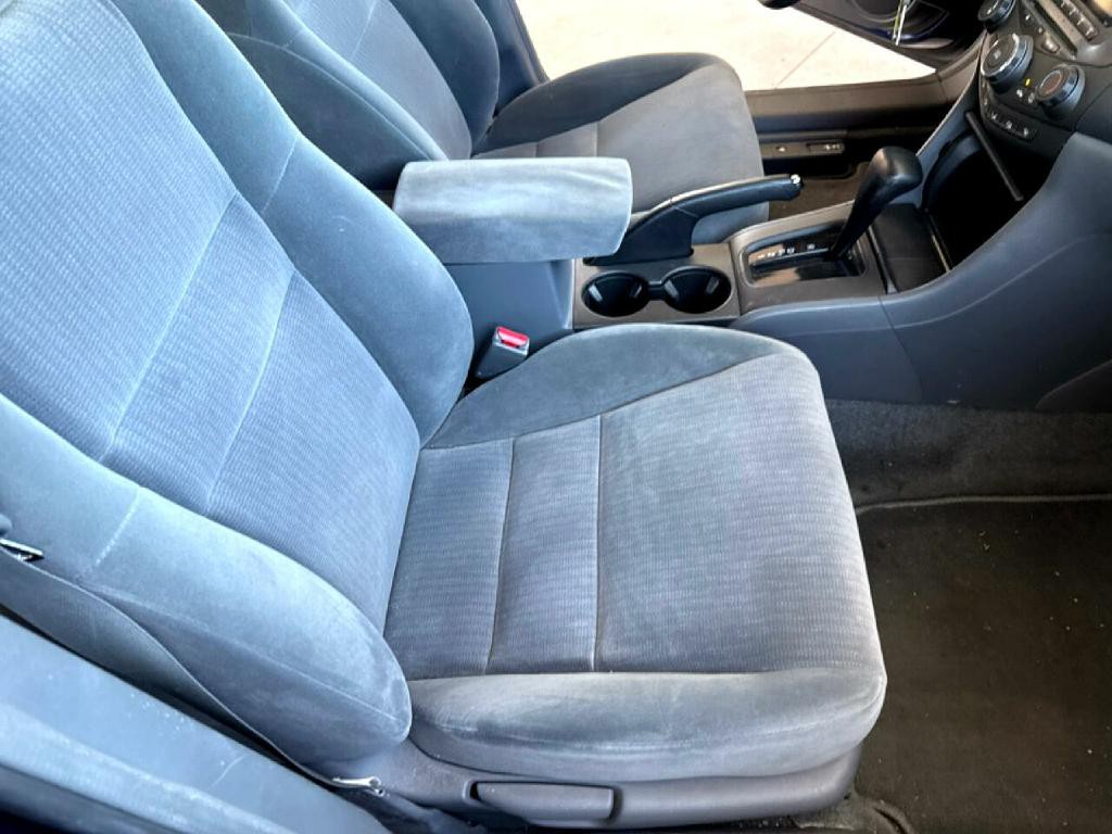 2004 Honda Accord Image 16