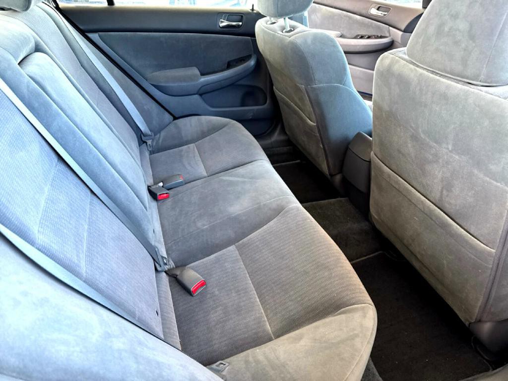 2004 Honda Accord Image 14