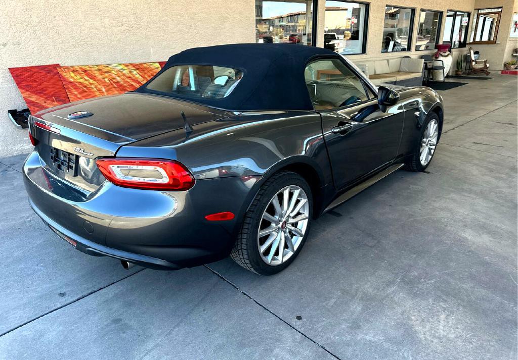 2017 FIAT 124 Spider Image 15