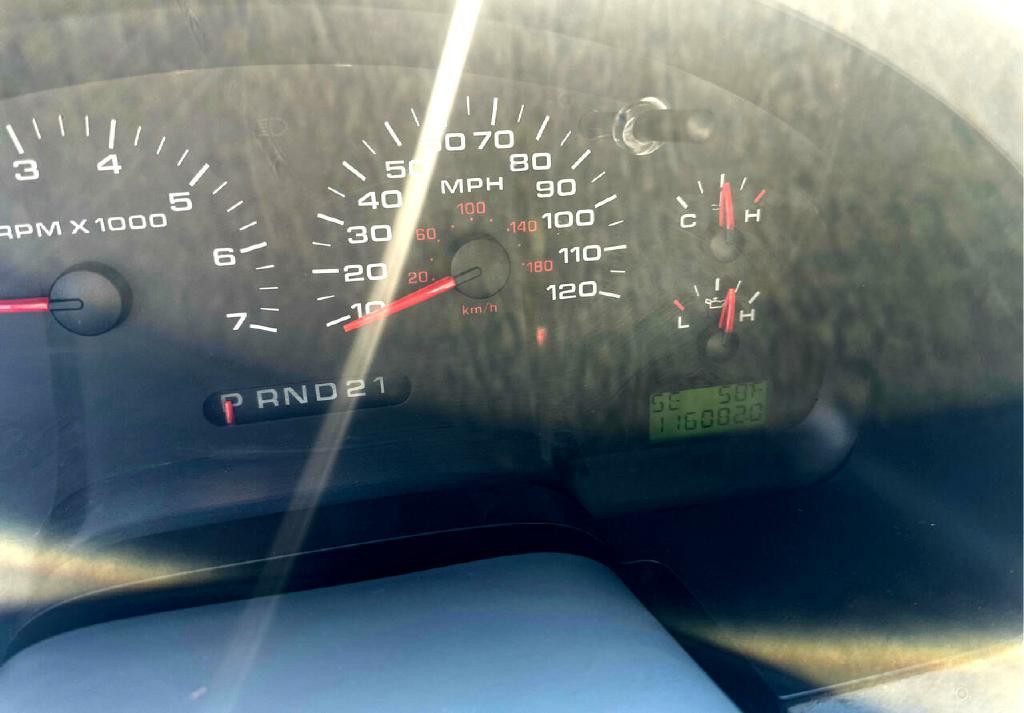 2005 Ford F-150 Image 9