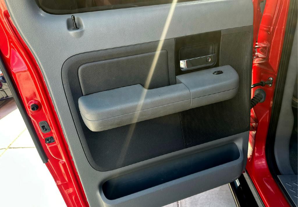 2005 Ford F-150 Image 14