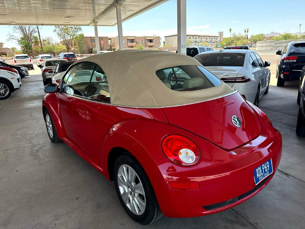 2008 Volkswagen Beetle Image 5