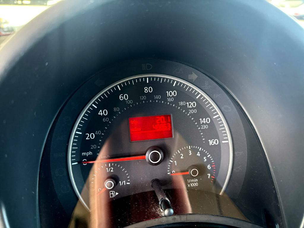 2008 Volkswagen Beetle Image 12