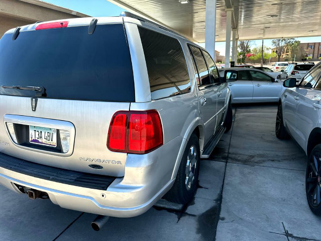 2006 Lincoln Navigator Image 5