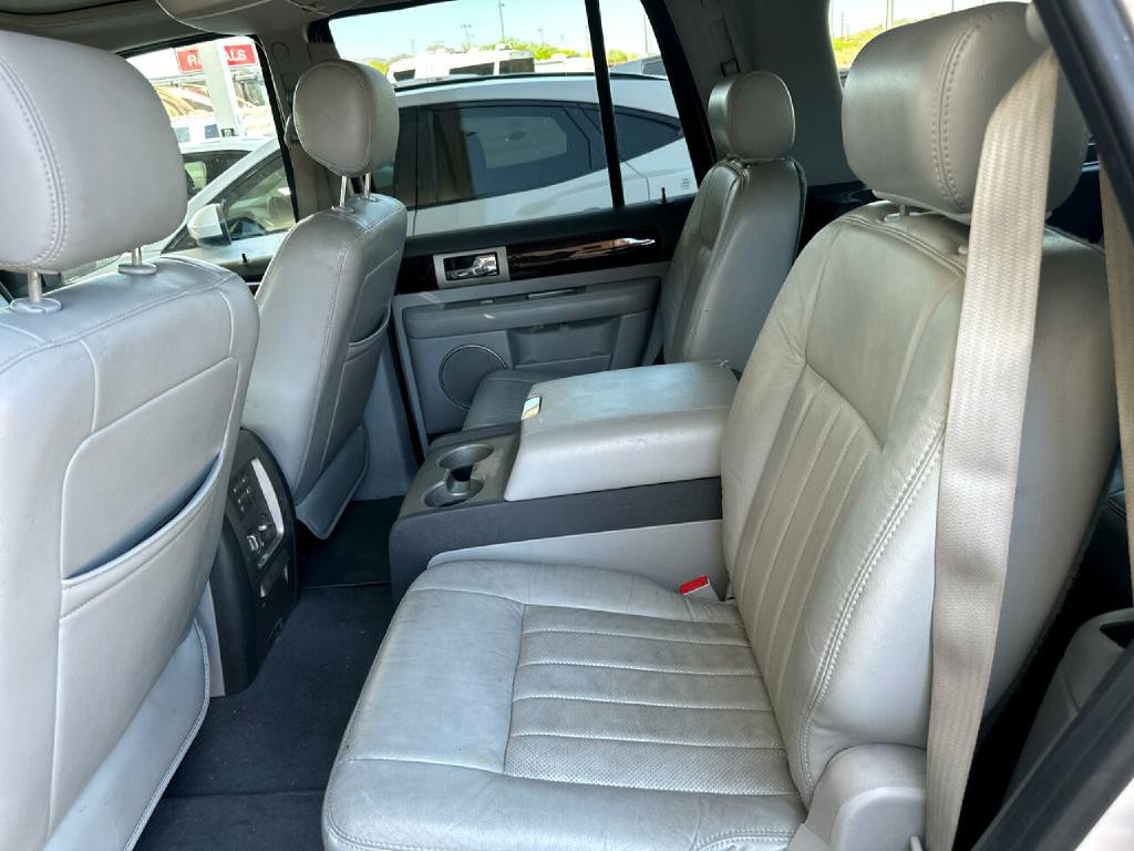 2006 Lincoln Navigator Image 13