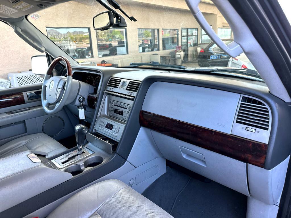2006 Lincoln Navigator Image 20