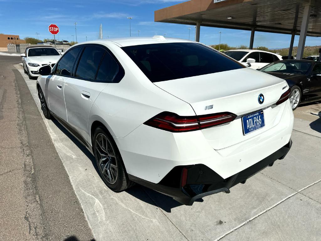 2024 BMW I5 Image 2