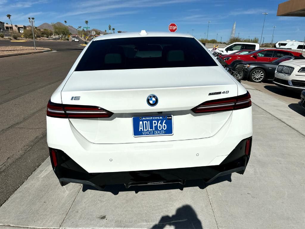 2024 BMW I5 Image 3