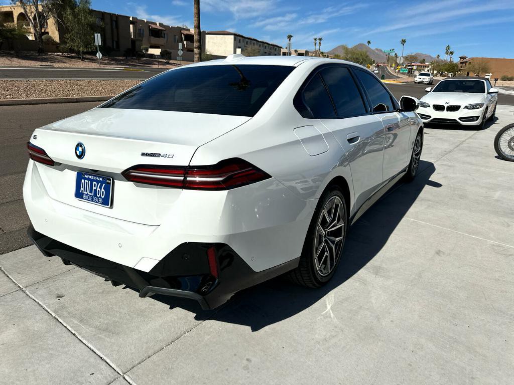 2024 BMW I5 Image 4