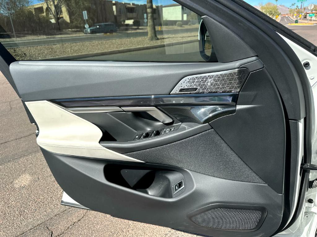 2024 BMW I5 Image 10