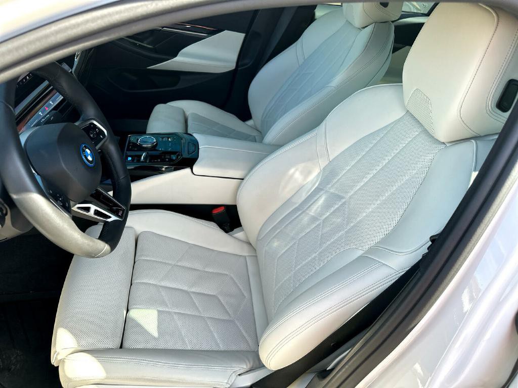 2024 BMW I5 Image 11