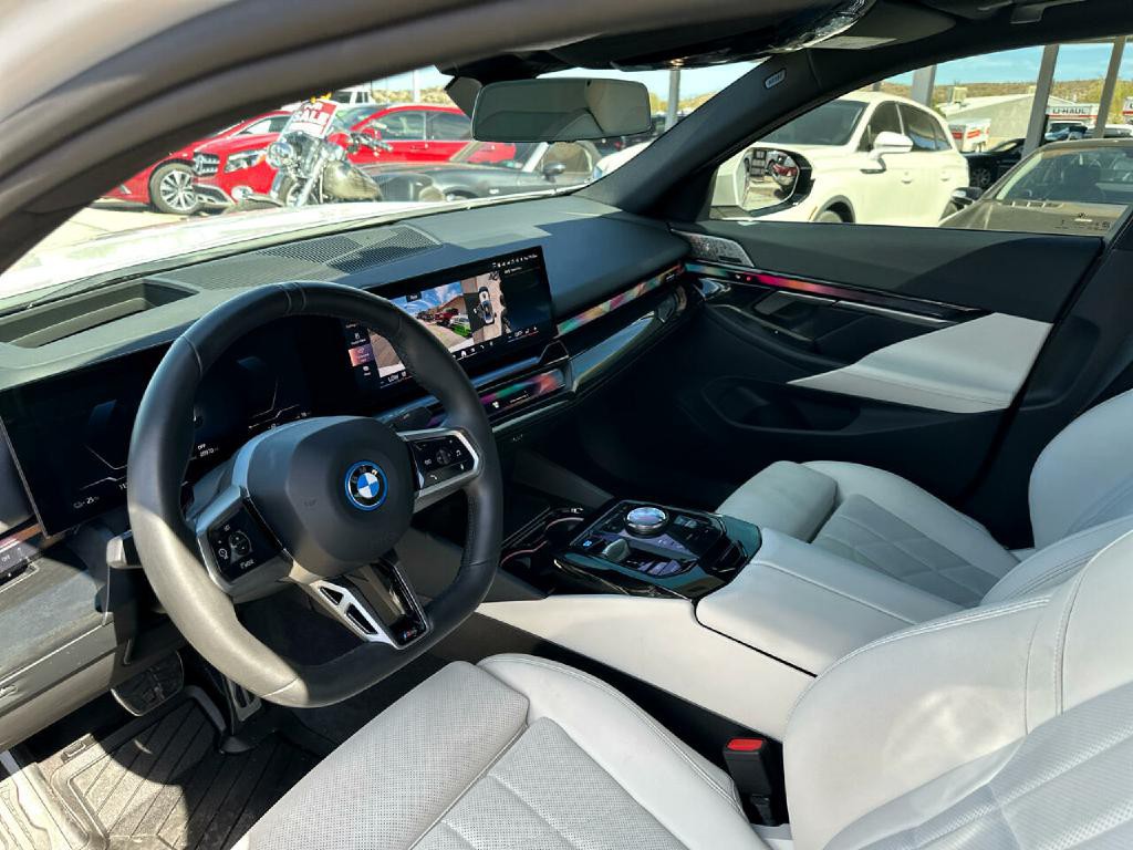 2024 BMW I5 Image 12