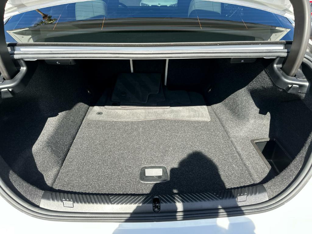 2024 BMW I5 Image 16