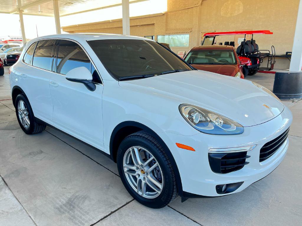 2016 Porsche Cayenne Image 3