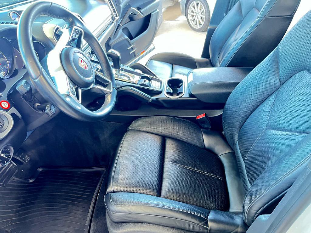 2016 Porsche Cayenne Image 6