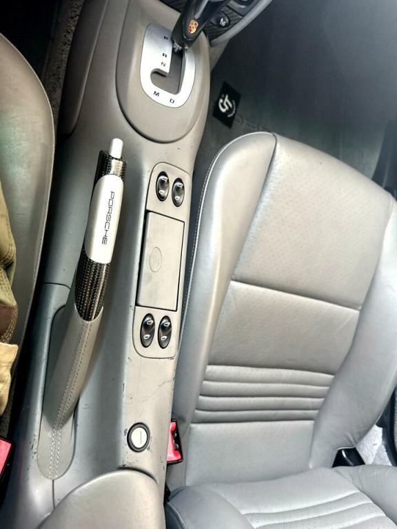 2004 Porsche 911 Image 8