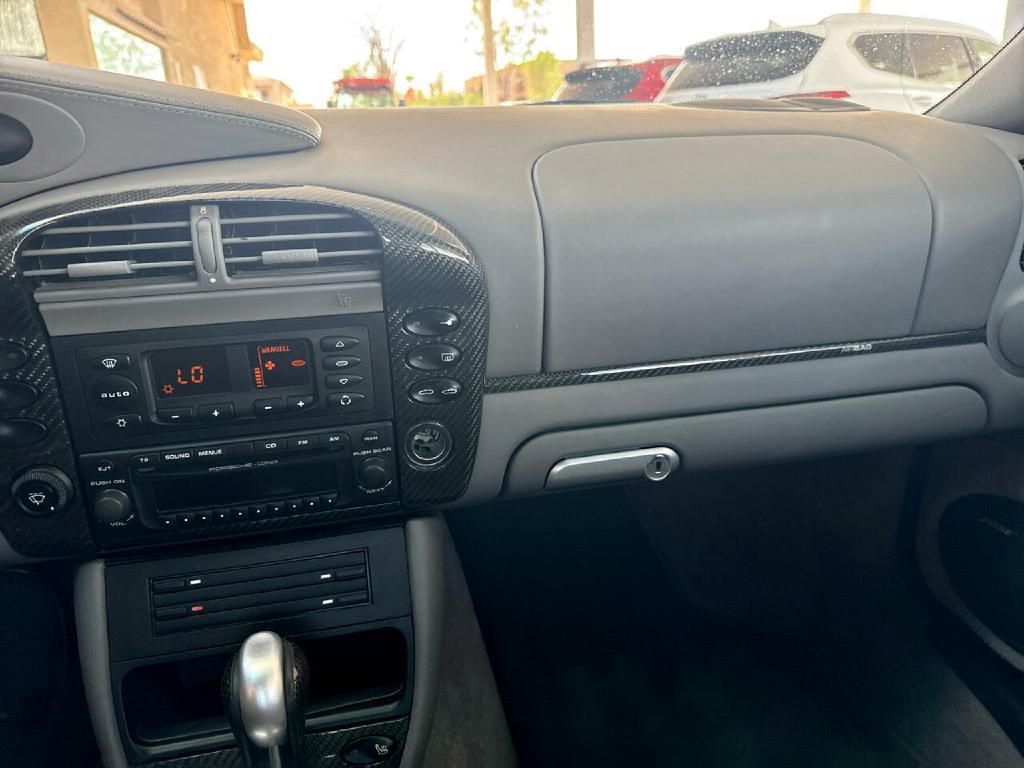 2004 Porsche 911 Image 9