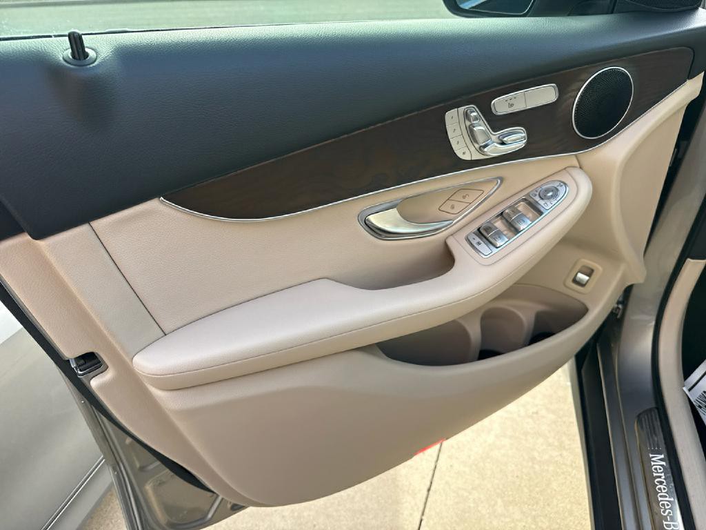 2020 Mercedes-Benz GLC-Class Image 14