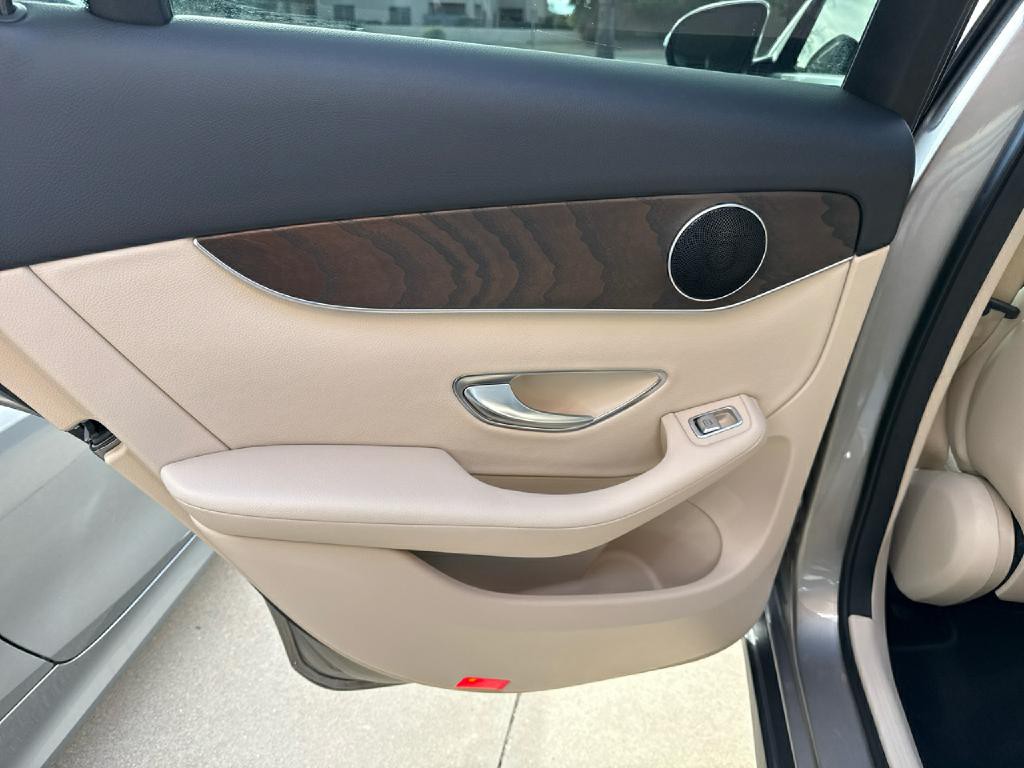 2020 Mercedes-Benz GLC-Class Image 17