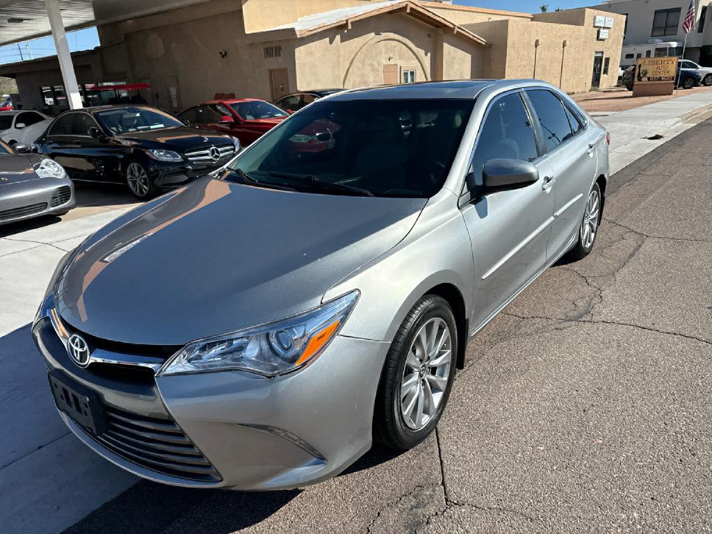 2017 Toyota Camry Image 1