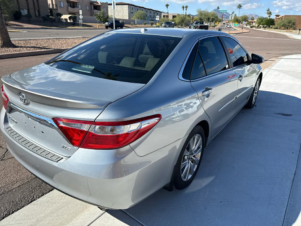 2017 Toyota Camry Image 5