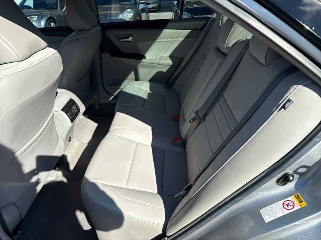 2017 Toyota Camry Image 14