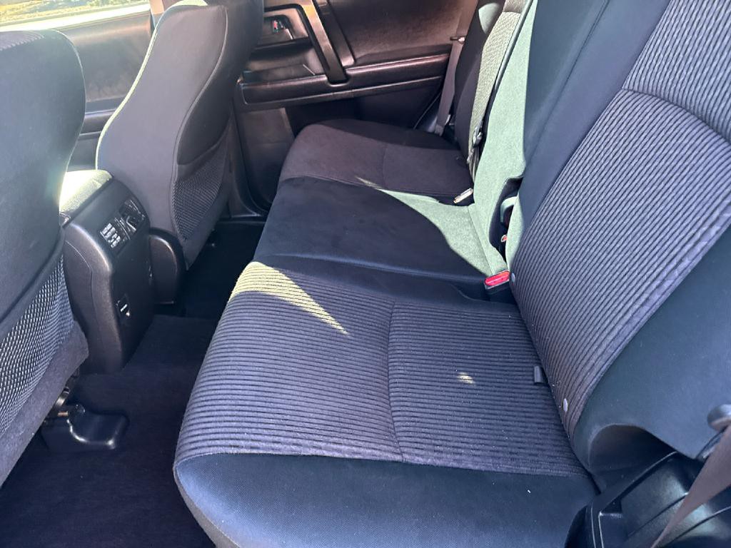 2016 Toyota 4Runner Image 33