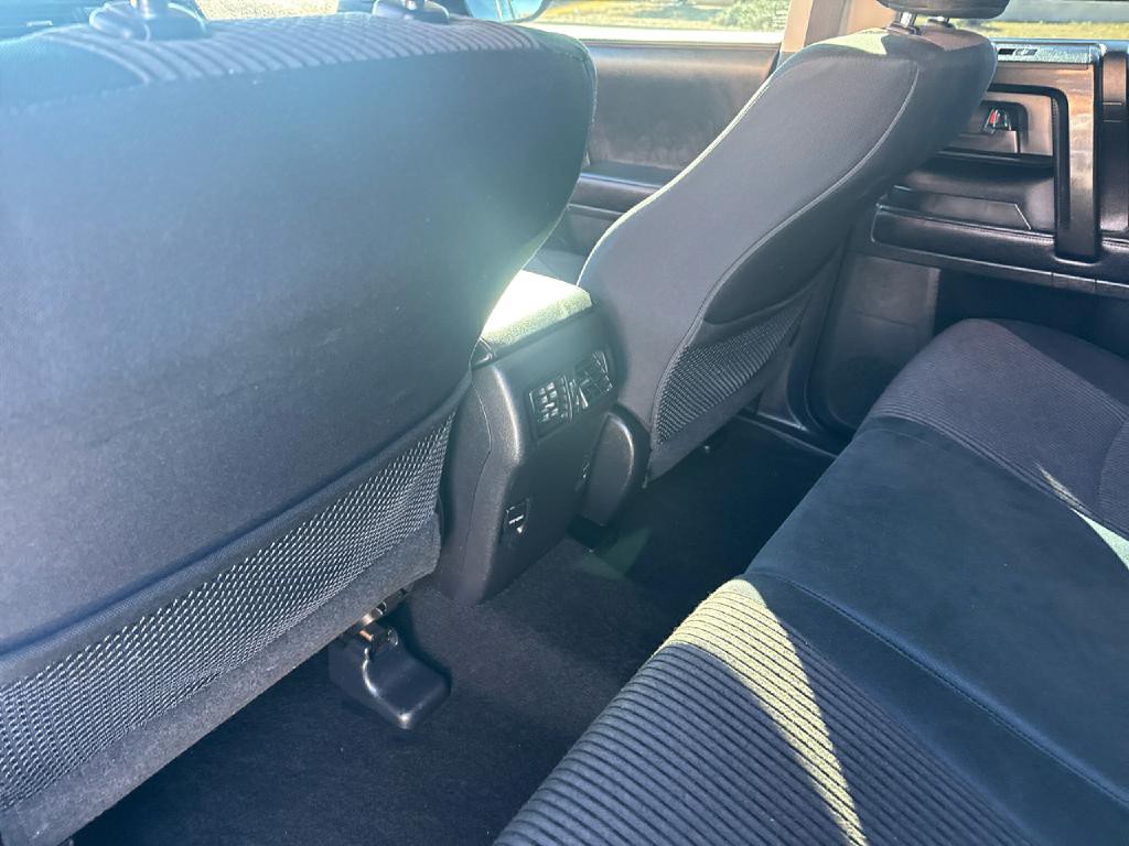 2016 Toyota 4Runner Image 34