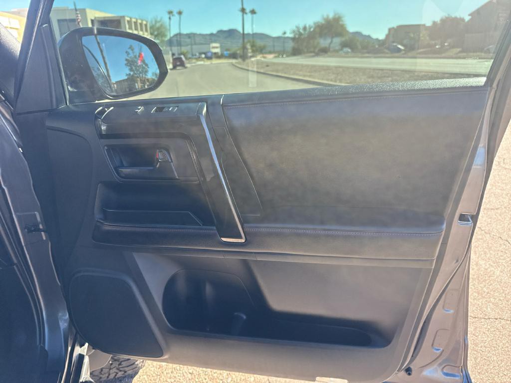 2016 Toyota 4Runner Image 44