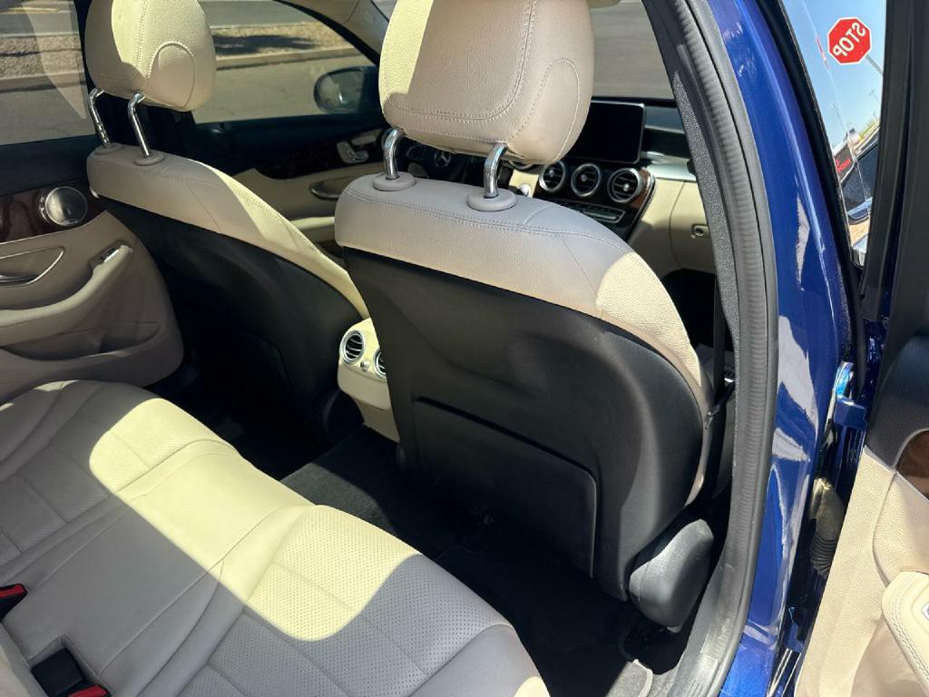 2017 Mercedes-Benz C-Class Image 18
