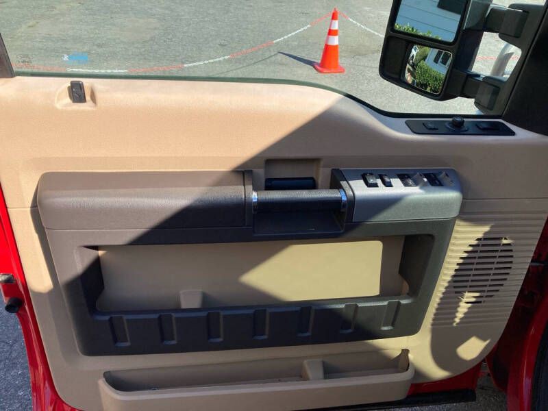 2015 Ford F-350 Image 13