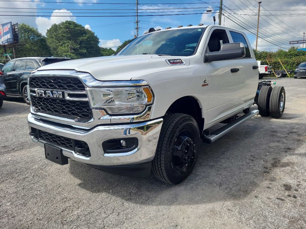 2021 RAM 3500 Image 3