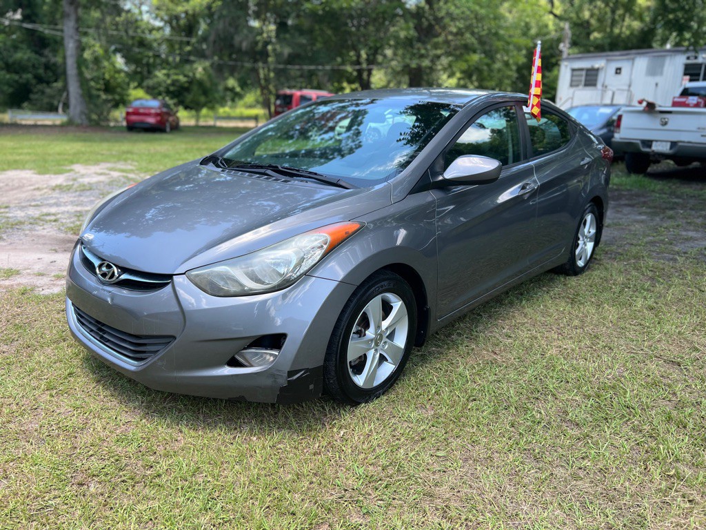 2013 Hyundai Elantra Image 1