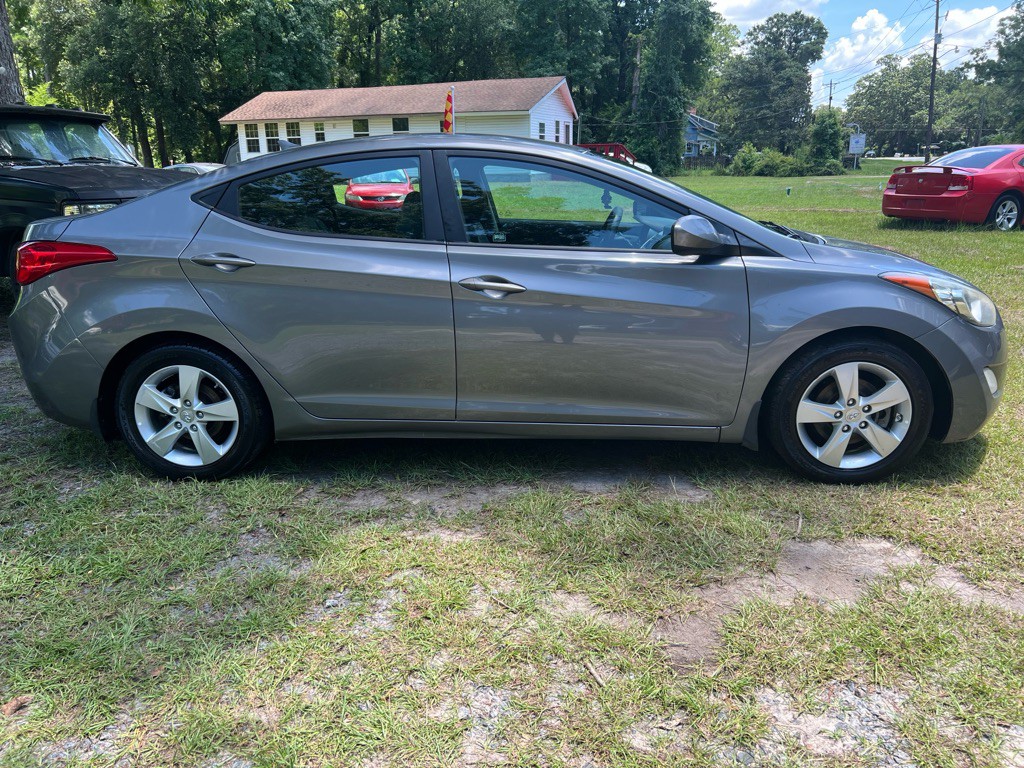 2013 Hyundai Elantra Image 5