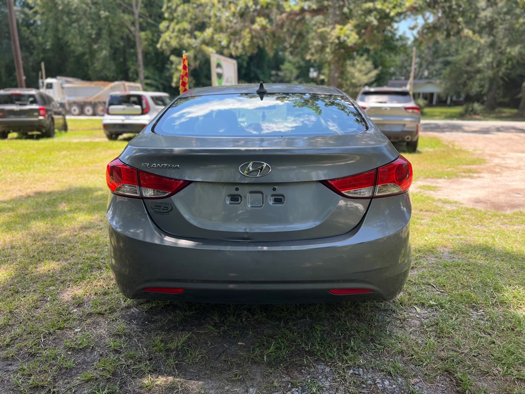 2013 Hyundai Elantra Image 7