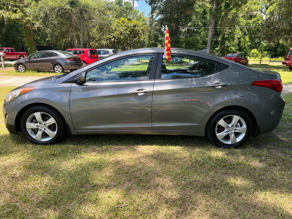 2013 Hyundai Elantra Image 9