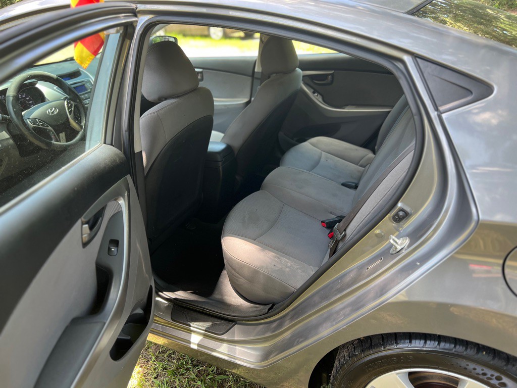 2013 Hyundai Elantra Image 11