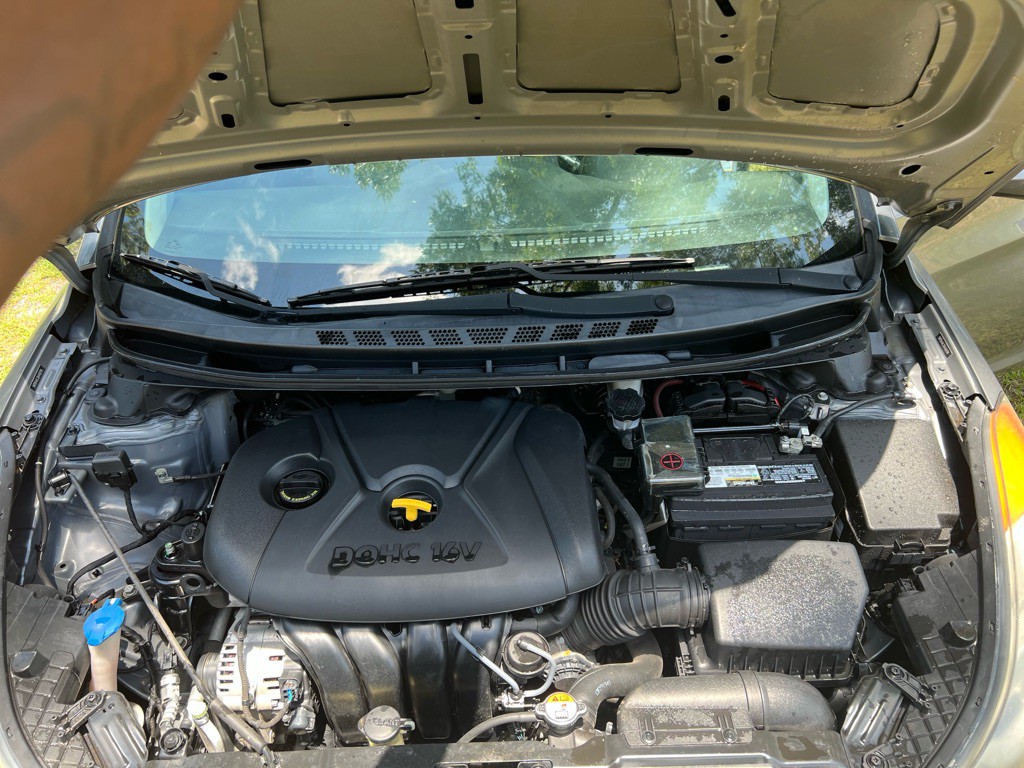 2013 Hyundai Elantra Image 12