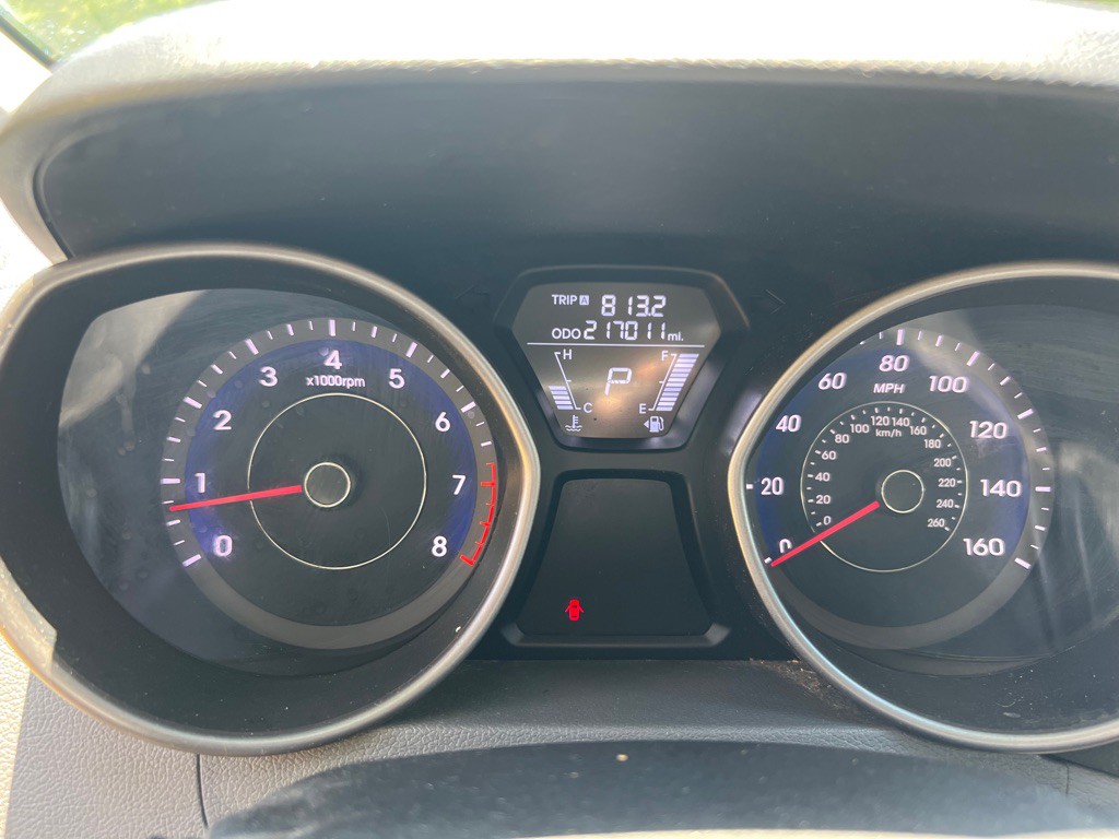 2013 Hyundai Elantra Image 16
