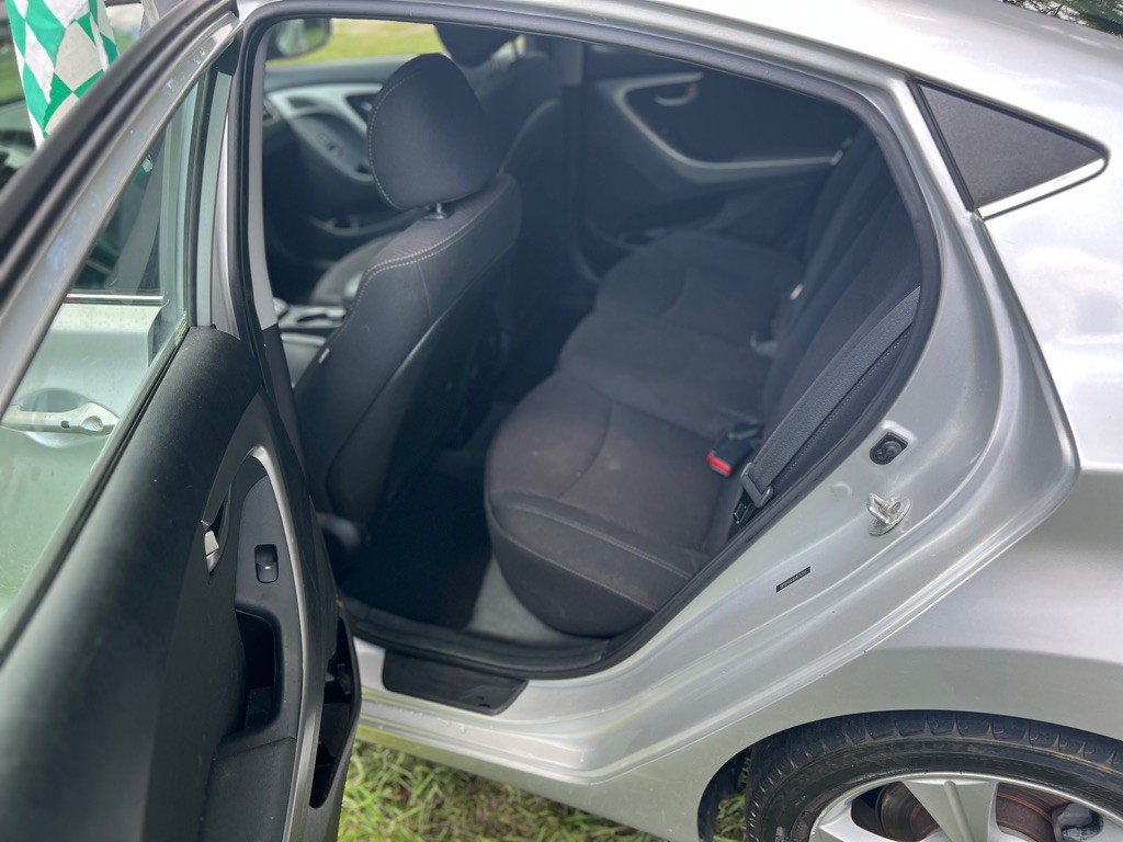 2016 Hyundai Elantra Image 11