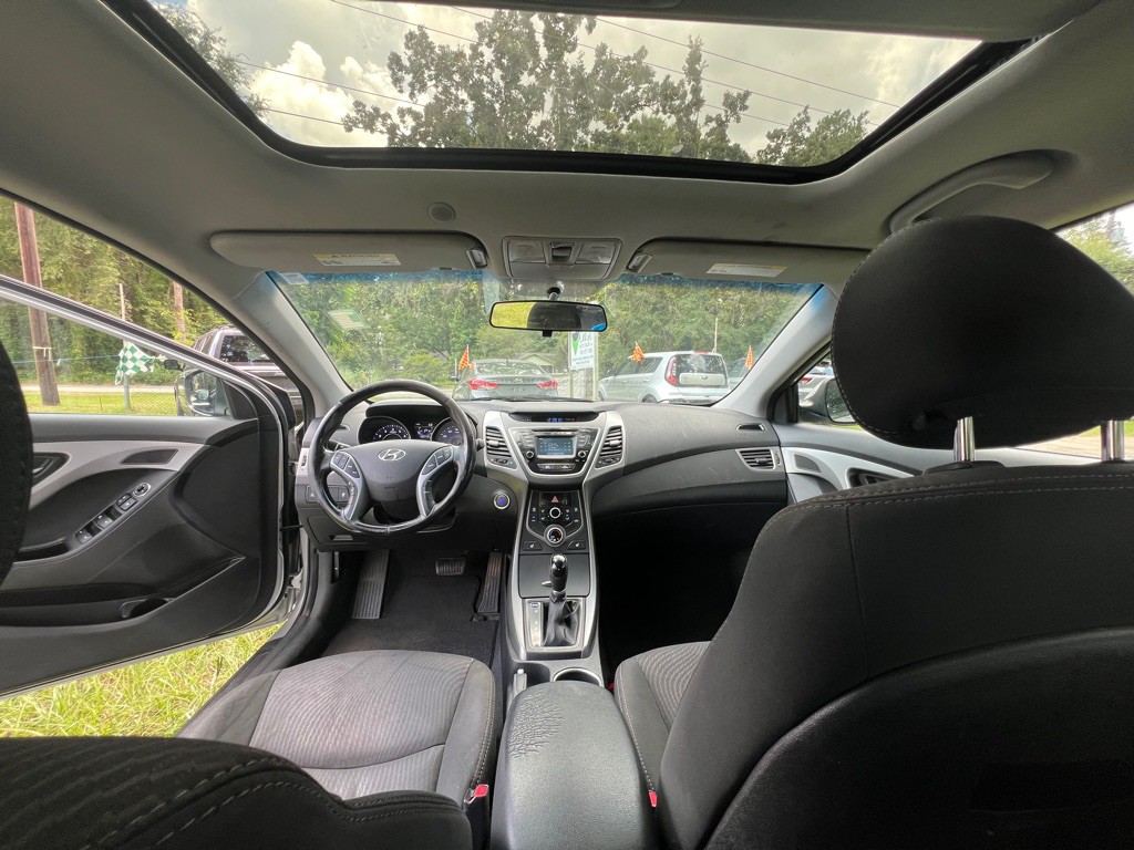 2016 Hyundai Elantra Image 12