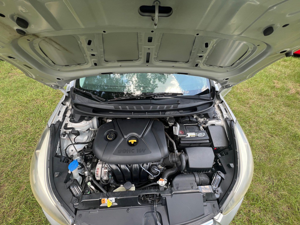 2016 Hyundai Elantra Image 13