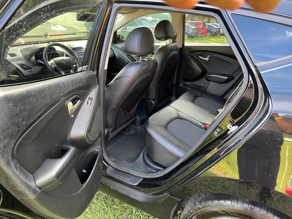 2012 Hyundai Tucson Image 11