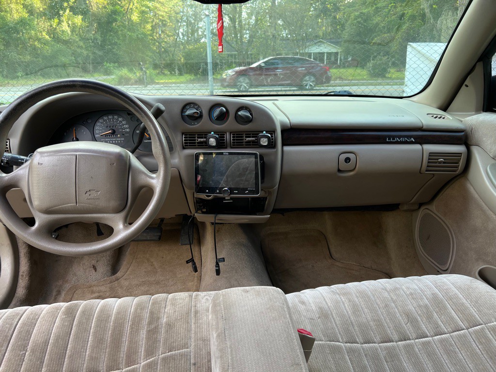 1999 Chevrolet Lumina Image 11