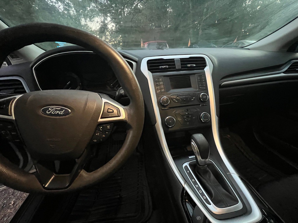 2015 Ford Fusion Image 12