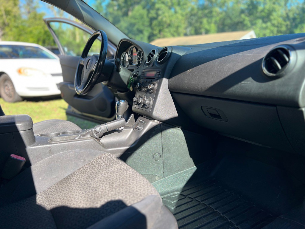 2008 Pontiac G6 Image 12
