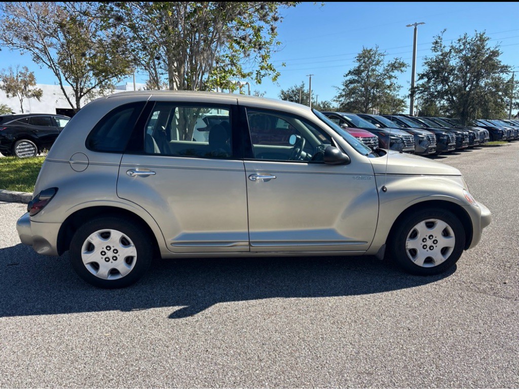 2005 Chrysler PT Cruiser Image 4